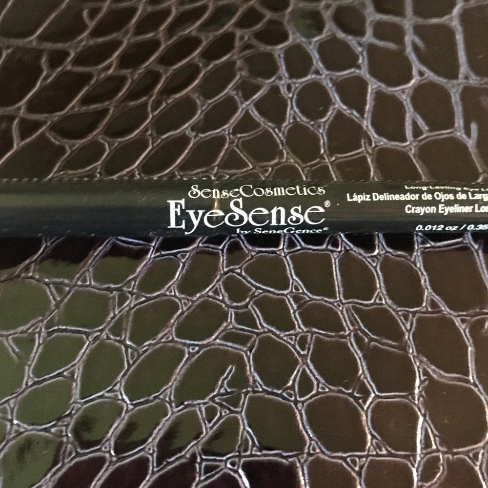 Black eye sense